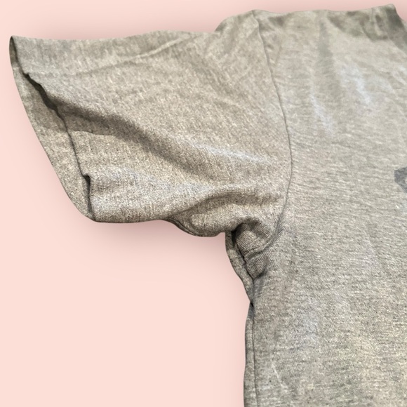 Old Navy Heather Gray Tee with Red Accent - Picture 3 of 8